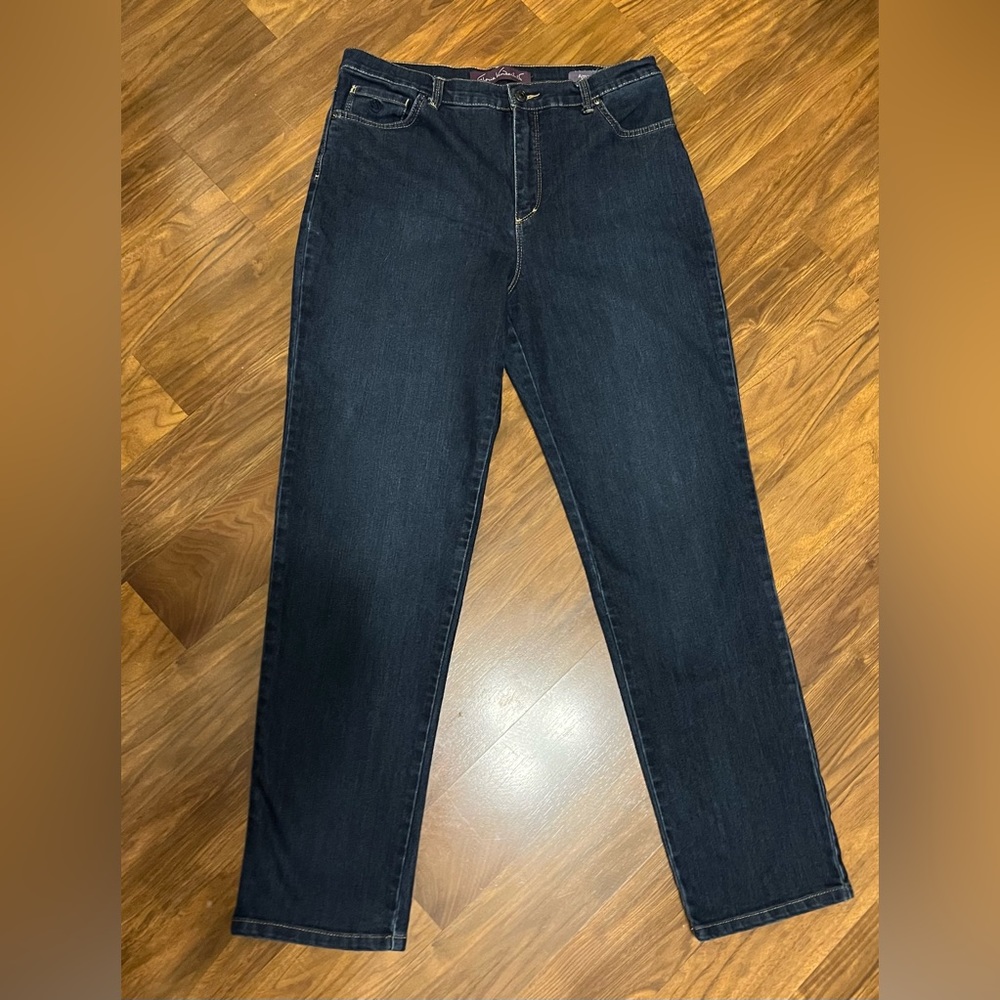 Gloria Vanderbilt Amanda Jeans: Size 12